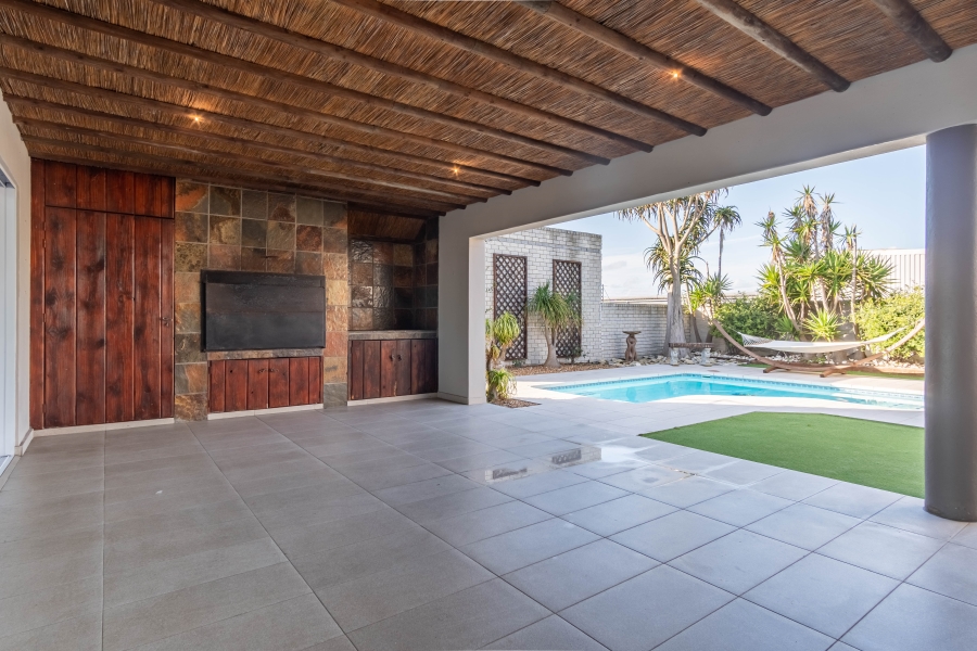 3 Bedroom Property for Sale in Van Riebeeckstrand Western Cape